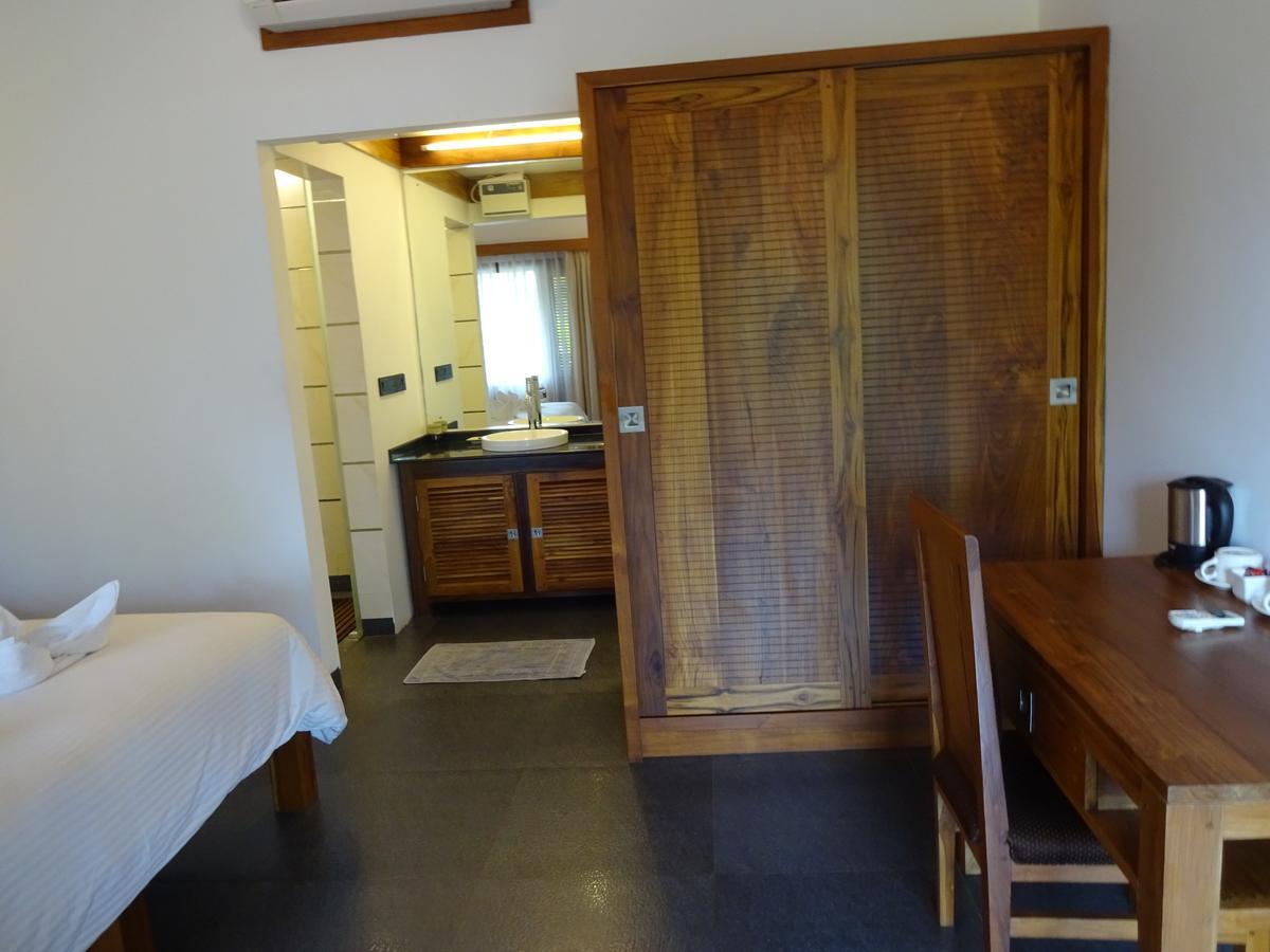 Dunhill Resort 3*